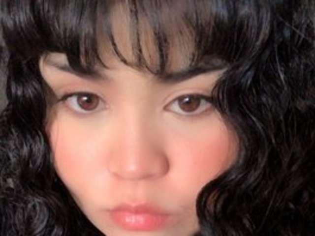 go to chat with Amara18