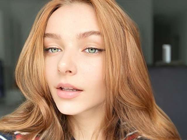 go to chat with AmberFit