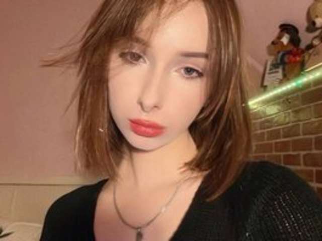 go to chat with Amelia-Elly