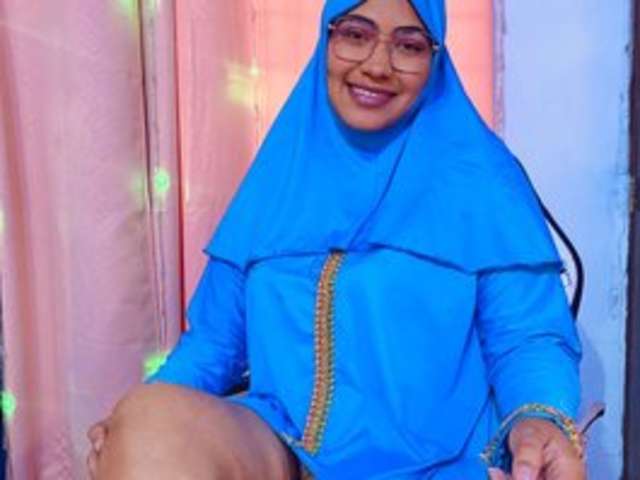 go to chat with AmiraAbadi