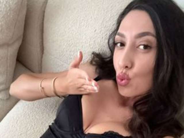 go to chat with AmyBlair