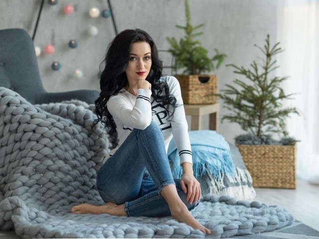 go to chat with AnaClay