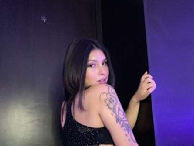 go to chat with Anahiii