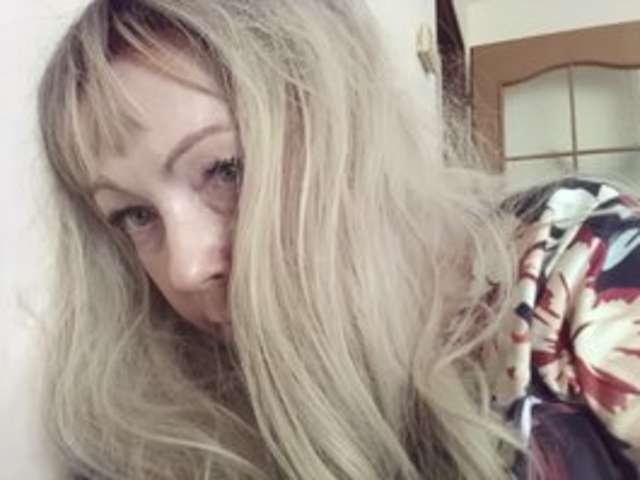 go to chat with Anastazja