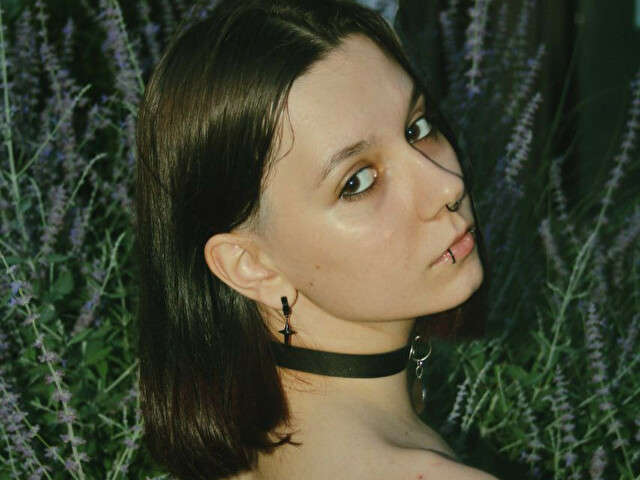 go to chat with AngelaKnopa