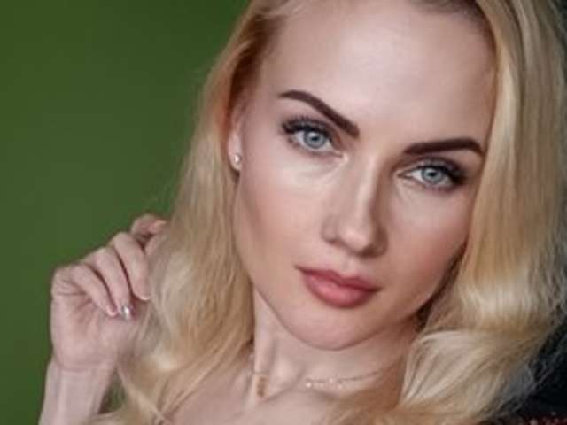 go to chat with AngelikaStark
