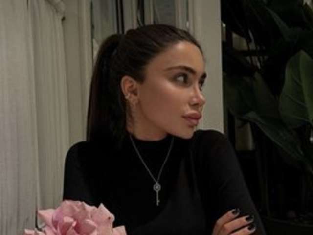 go to chat with Angelina_kisa001