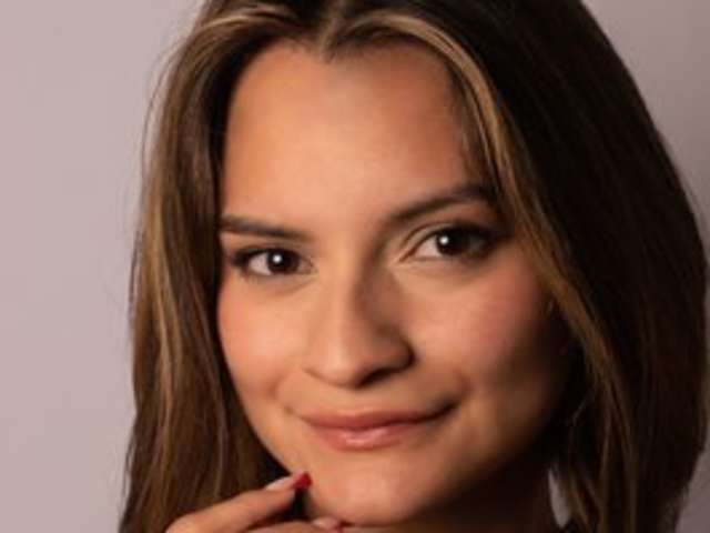 go to chat with Angie-Pirs