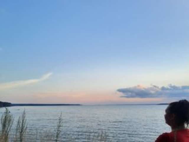 go to chat with Angilika