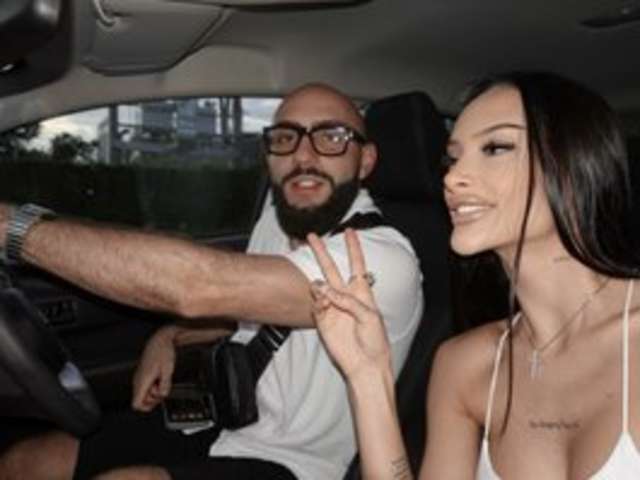 go to chat with AnikaSex