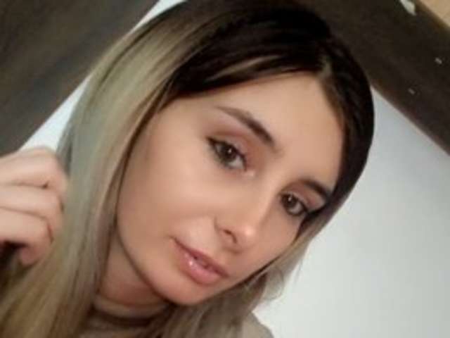 go to chat with Anna-Joyce