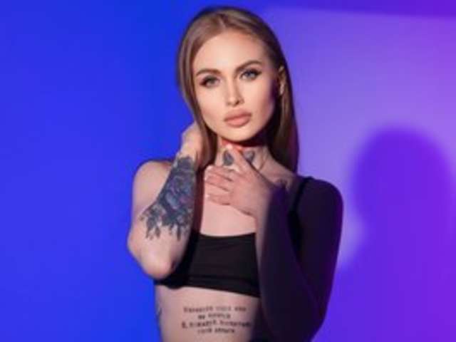 go to chat with Anna-hi