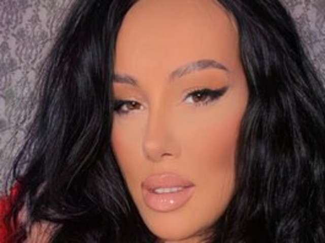 go to chat with AnnaAnnna