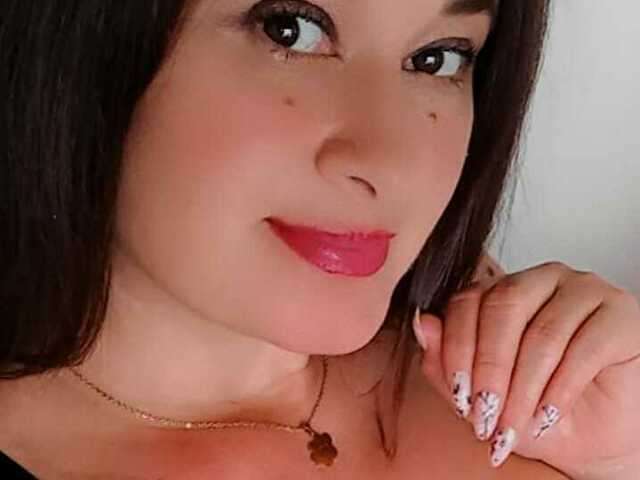 go to chat with AnnaBoom