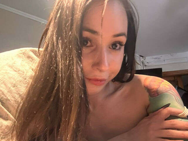 go to chat with AnnaShows