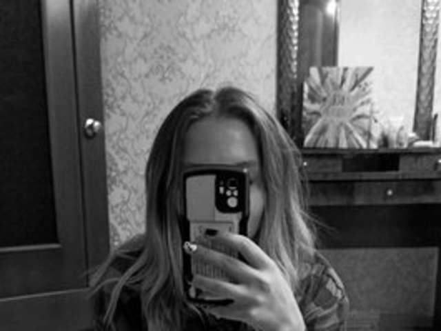 go to chat with Annabelea