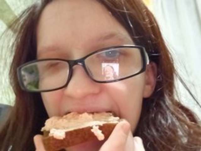 go to chat with Annaga