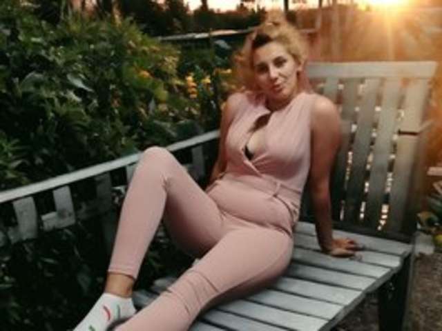 go to chat with Annamarya18