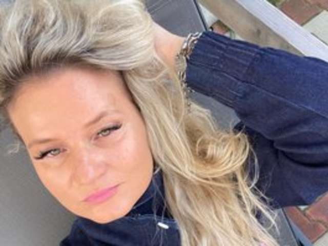 go to chat with Annie-Joy