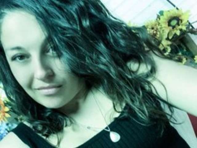 go to chat with Anniemoxx