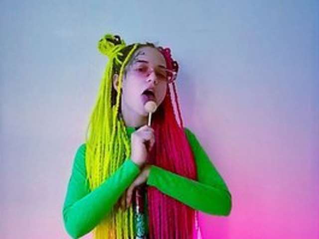go to chat with Anuskatz
