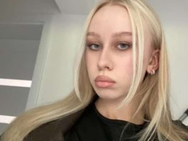 go to chat with AnyaDirty