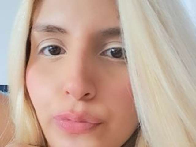 go to chat with AnyelaRose