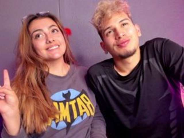 go to chat with AprilNick