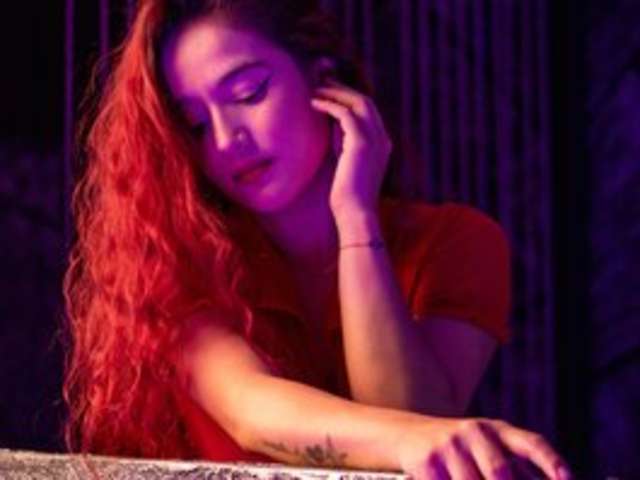 go to chat with AriBaker