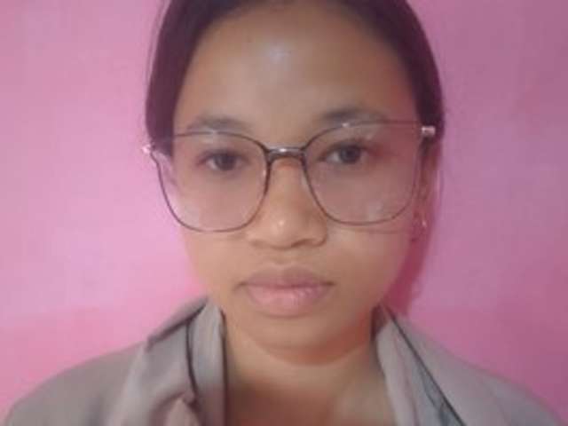 go to chat with Ariah1