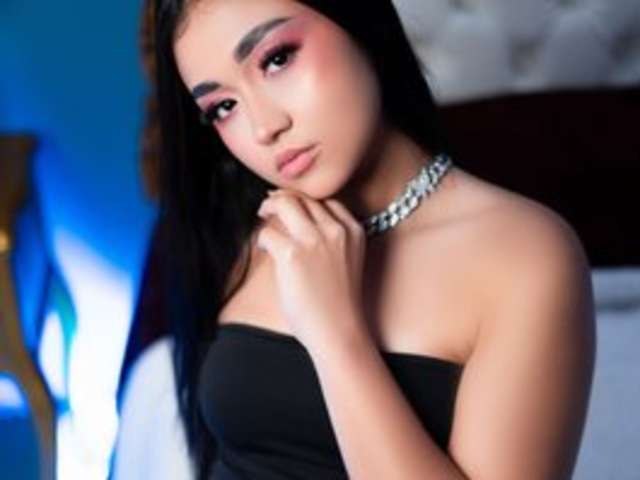 go to chat with ArianaBlizz