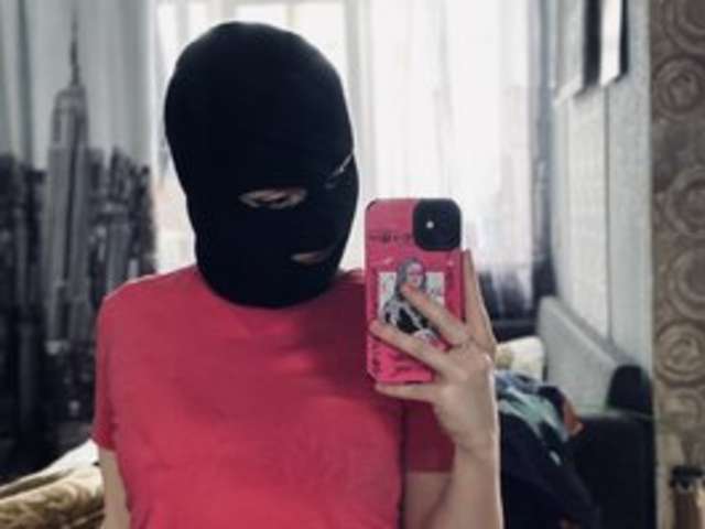 go to chat with Ariel05
