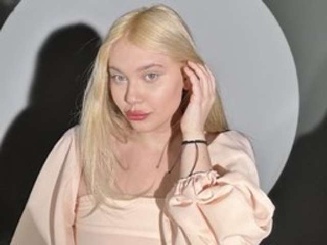 go to chat with Arisharisha