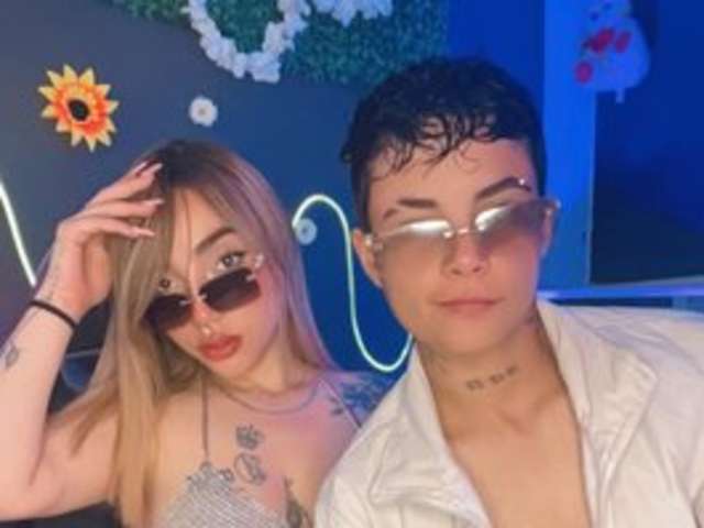 go to chat with Aron-love-Maya