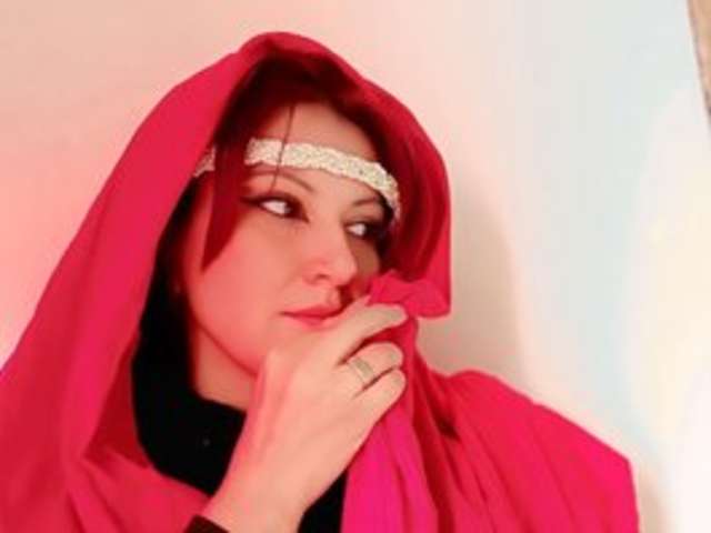go to chat with Artemisa-777
