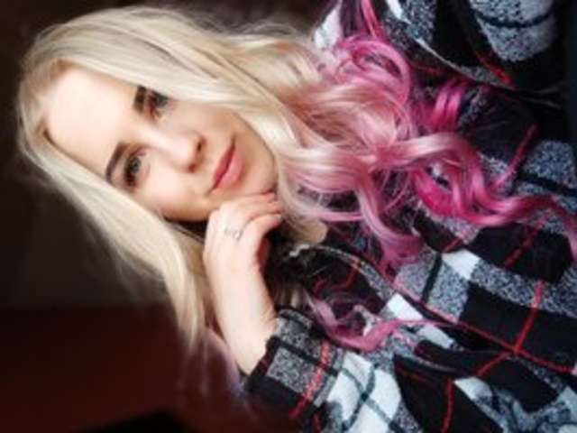 go to chat with Artistkari