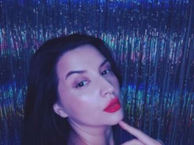 go to chat with AshleyFox