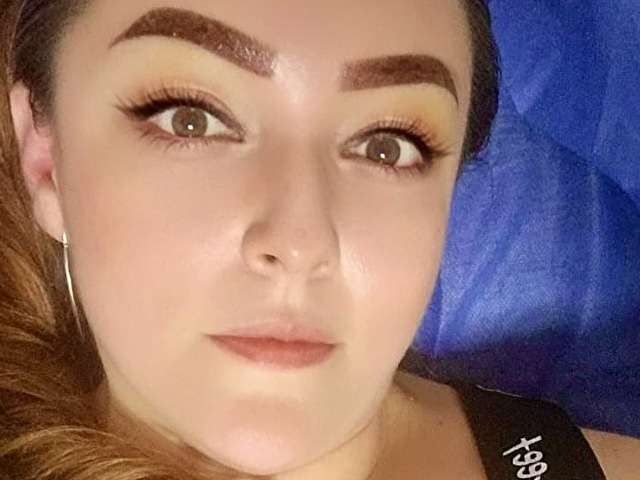 go to chat with AshleyG