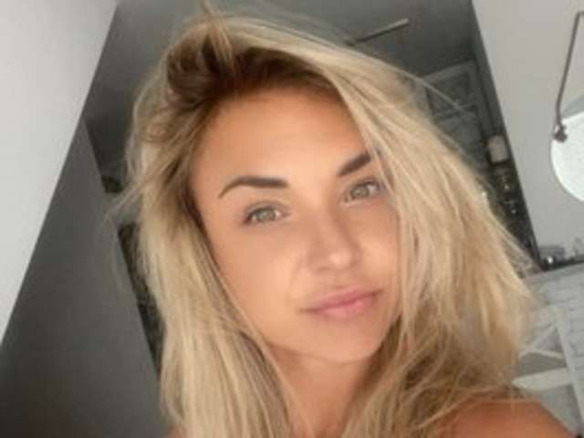 go to chat with AshleyPerfect