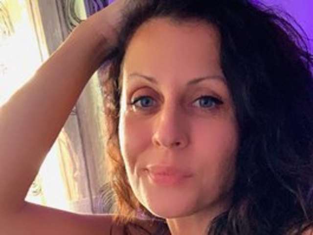 go to chat with Athenaplay1
