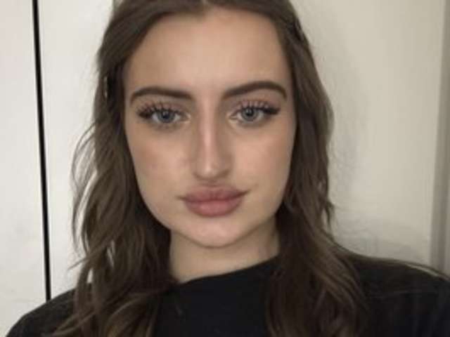 go to chat with AuraLahrman