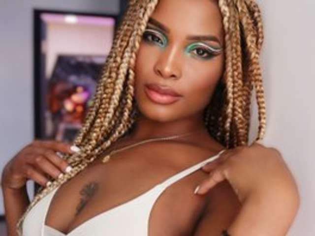 go to chat with Aurora-Brow