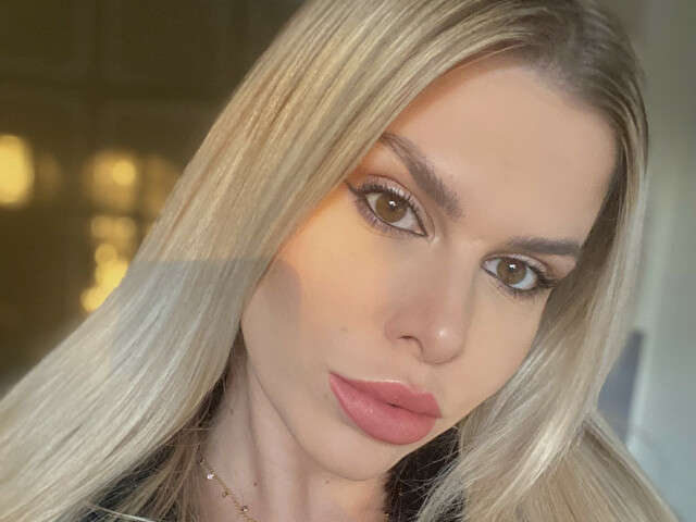 go to chat with AvasFantasy