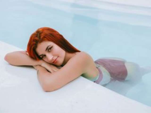 go to chat with AylinMiller