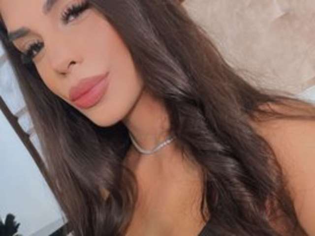 go to chat with Aylinhazell