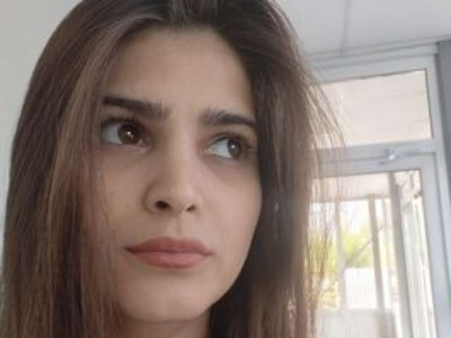 go to chat with Ayssii