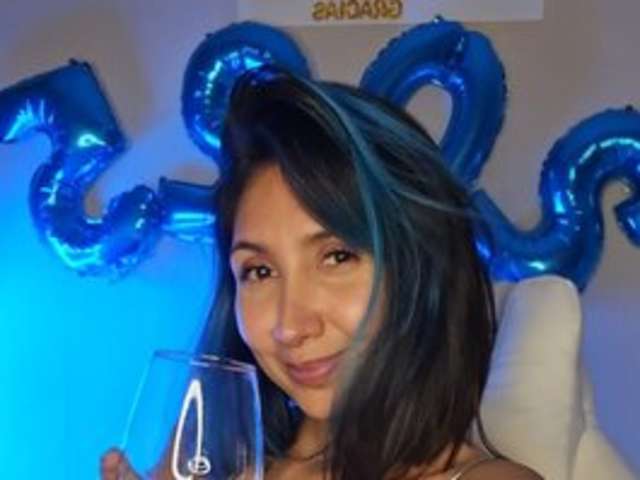 go to chat with Azul-hooters