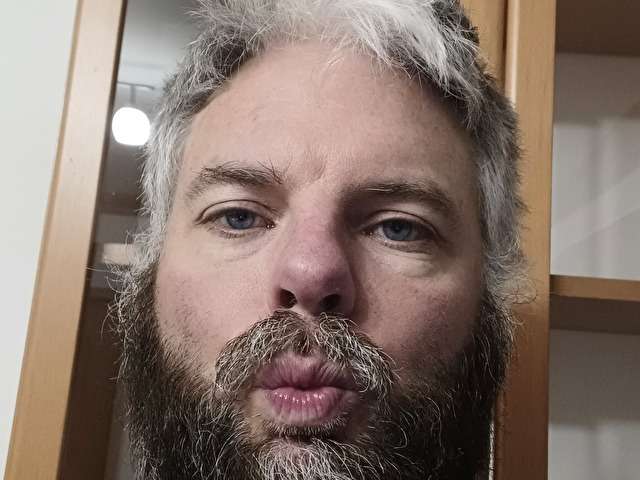 go to chat with Beardgrey200