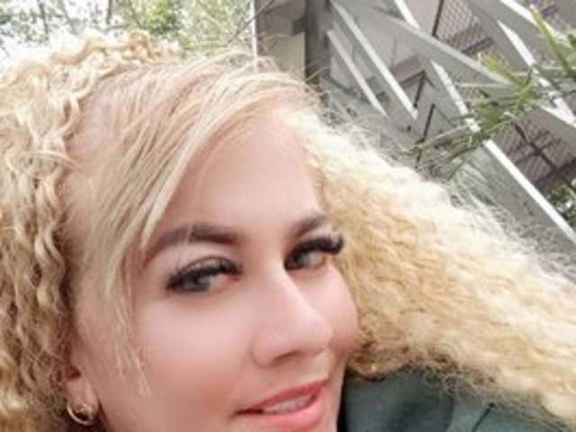go to chat with Bella-29