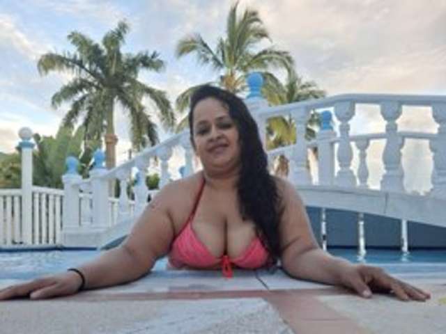 go to chat with BellaIsisLove
